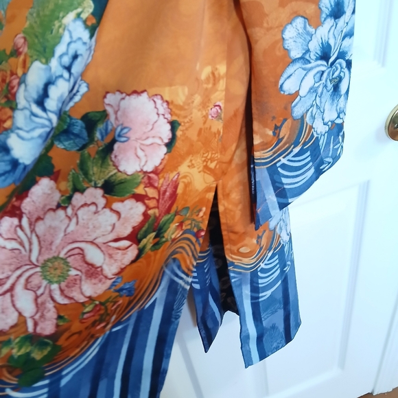 Chicos Drama Printed Floral Bell Sleeve Kimono Size 3 As Worn On TV Classy - Picture 9 of 10